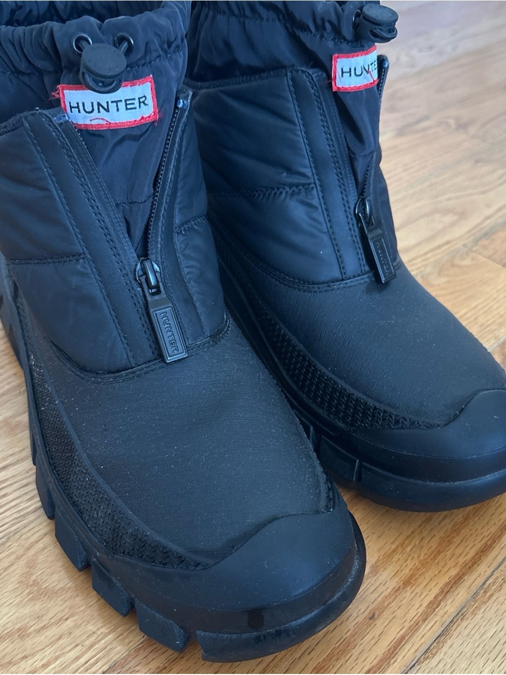 Hunter Black Quilted Snow Boots with Front Zipper